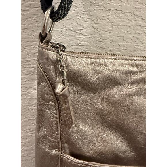 The Sak Silver Crossbody Bag Leather Purse Metallic Adjustable Strap Boho Chic - Picture 4 of 10